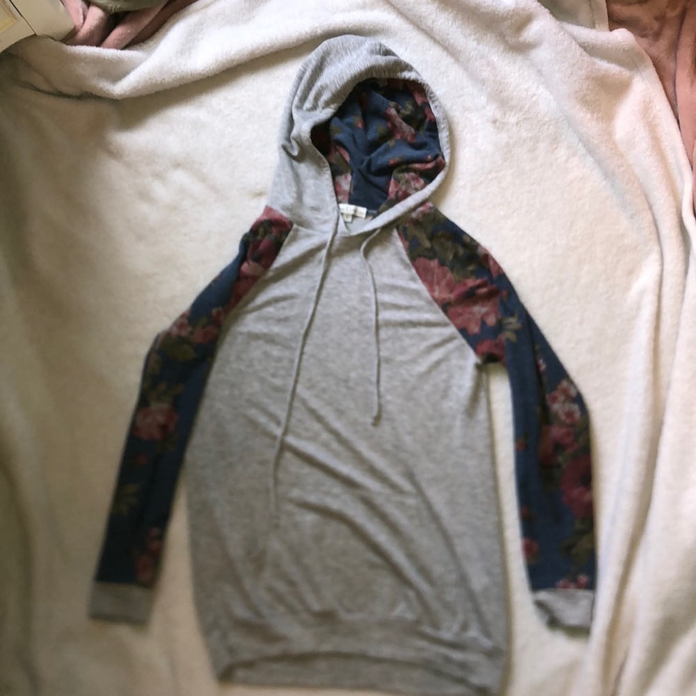 Small gray sweatshirt